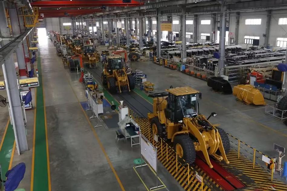 卡特彼勒青州工廠 山工品牌的現(xiàn)代化生產(chǎn)基地與工程機(jī)械行業(yè)標(biāo)桿
